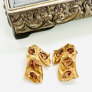 Gorgeous Rare Vintage KRAMER Clip Earrings
